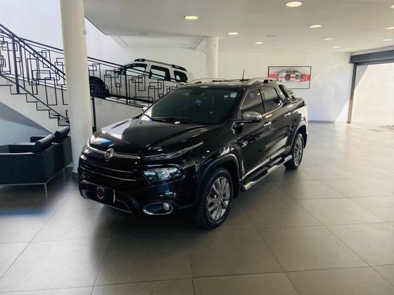 FIAT TORO 2.0 16V TURBO DIESEL RANCH 4WD AT9 FIAT TORO 2.0 16V TURBO DIESEL RANCH 4WD AT9